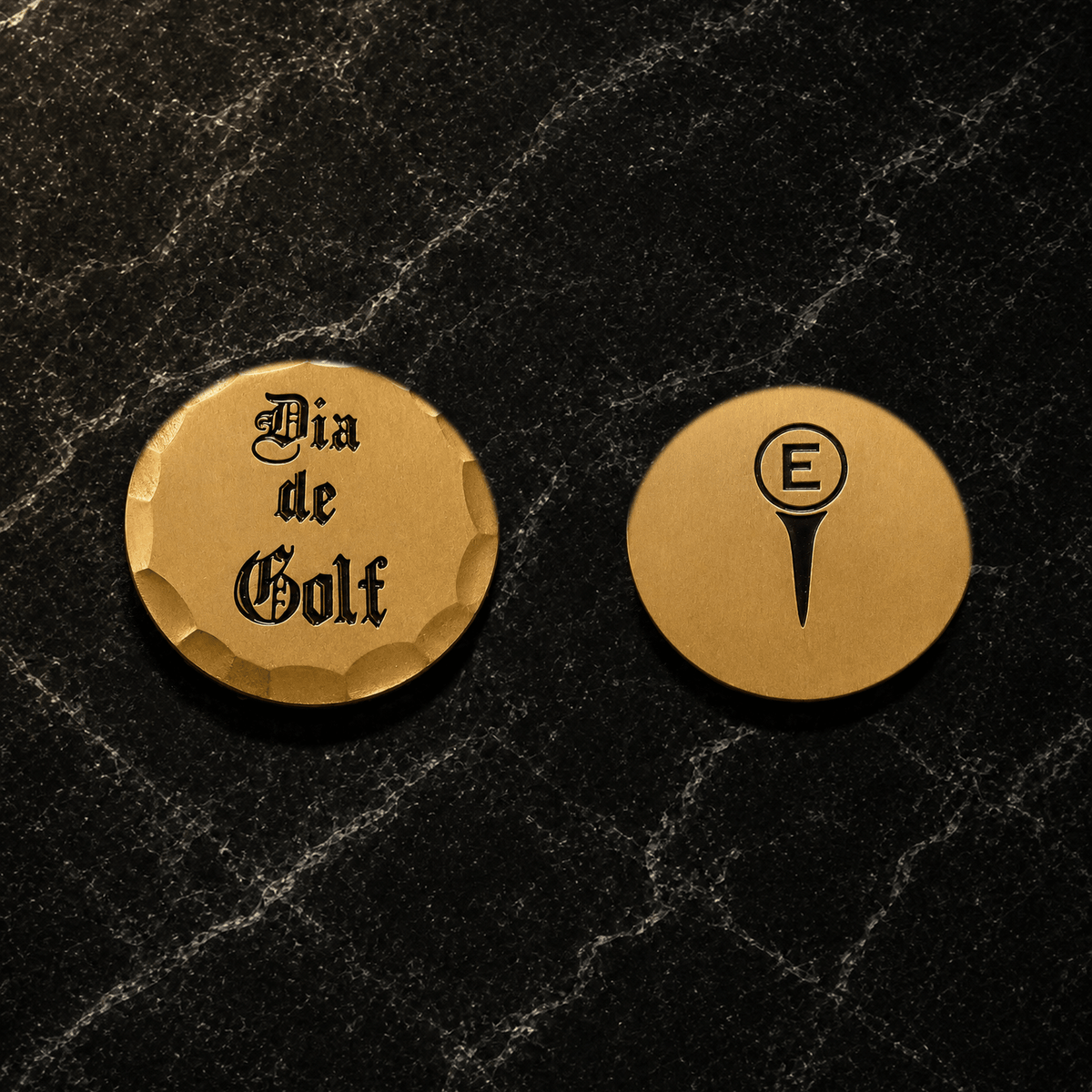 Día de Golf Gold-Tone Ball Marker | Premium Golf Apparel – Estilo Golf Co.